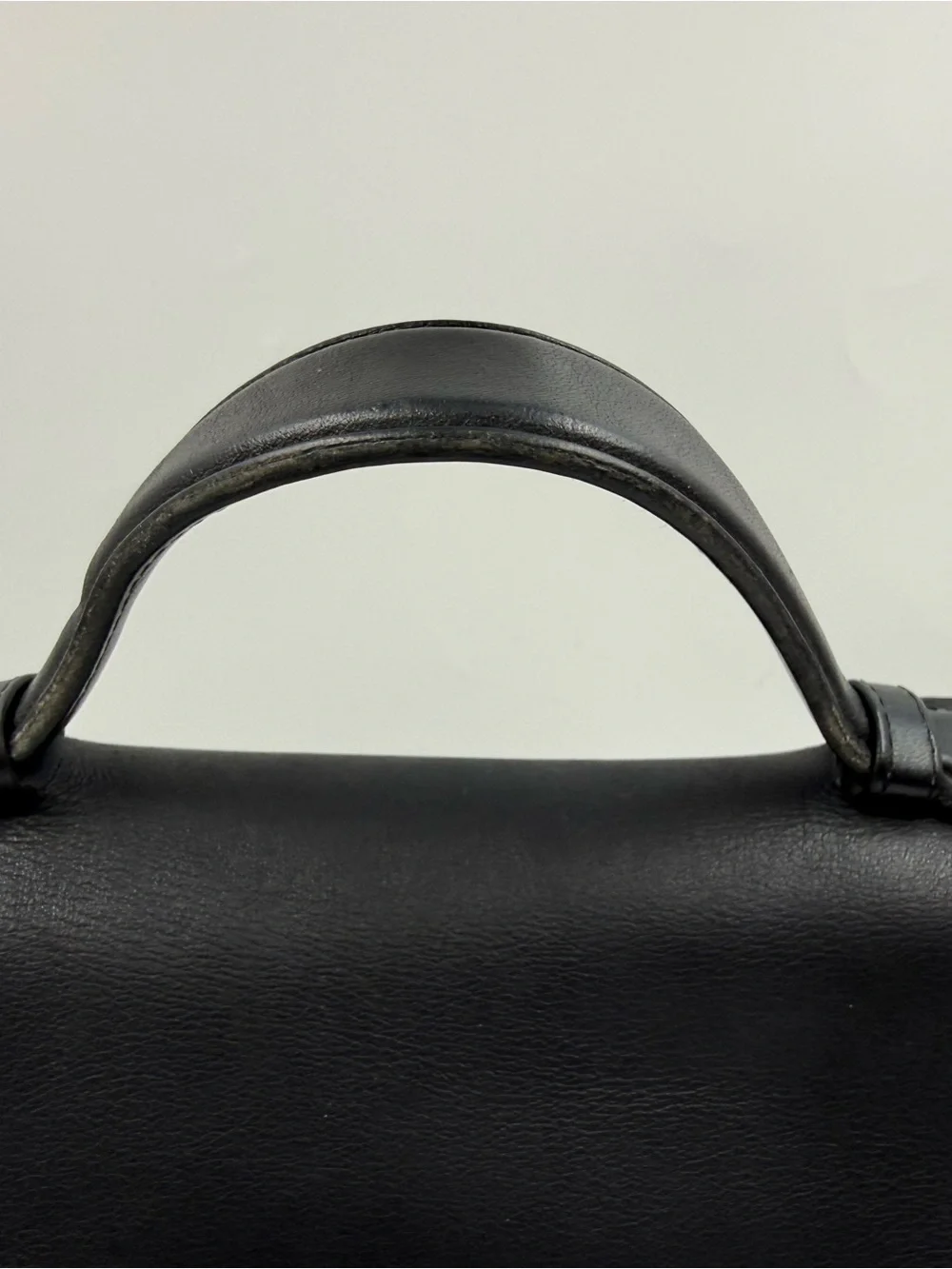 Vintage Coach Court Bag 9870 Black Glovetanned Leather Crossbody Top Handle USA